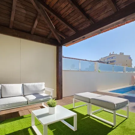 Nyaraló With Private Pool, Hot Tub, Bbq & Patio