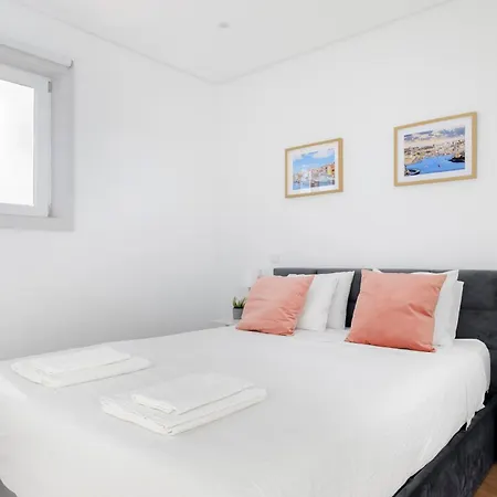 Nyaraló With Private Pool, Hot Tub, Bbq & Patio