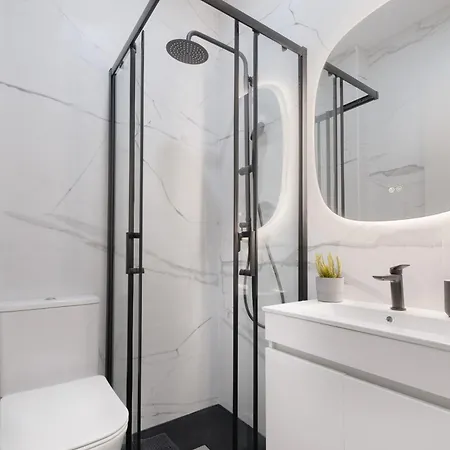 Nyaraló With Private Pool, Hot Tub, Bbq & Patio *