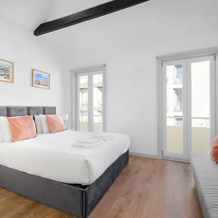 With Private Pool, Hot Tub, Bbq & Patio Tatil Evi