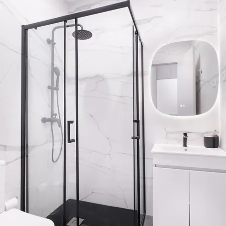 With Private Pool, Hot Tub, Bbq & Patio