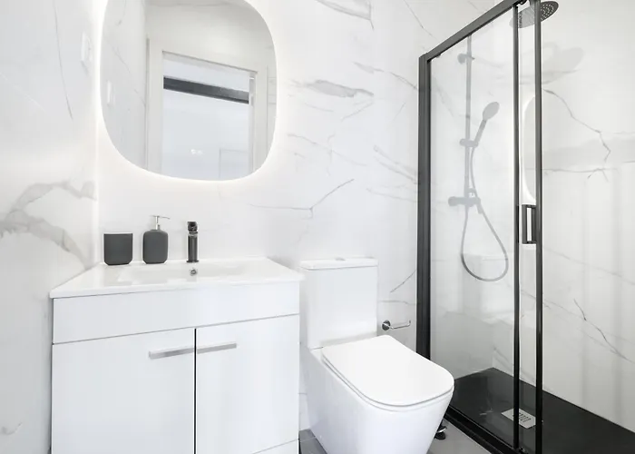 With Private Pool, Hot Tub & Patio *