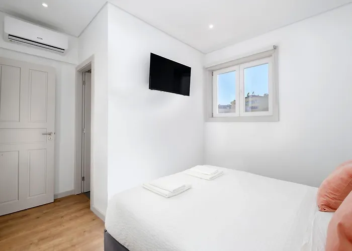 With Private Pool, Hot Tub & Patio * فيلا نوفا دي غايا