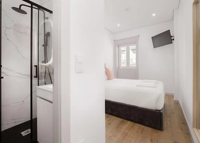 With Private Pool, Hot Tub & Patio بيت للعطل فيلا نوفا دي غايا