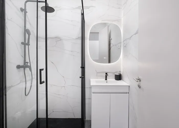 With Private Pool, Hot Tub & Patio *