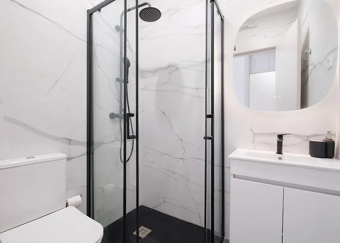 With Private Pool, Hot Tub & Patio فيلا نوفا دي غايا