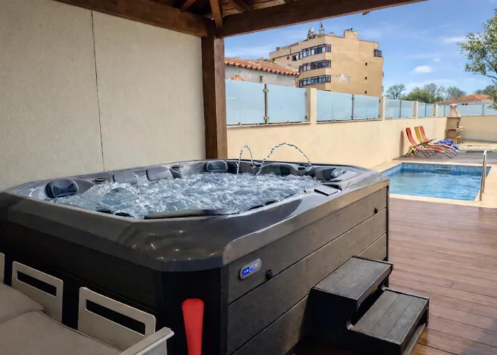 Дом отдыха With Private Pool, Hot Tub & Patio